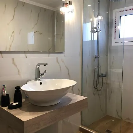 New Delux With Wooden Floor Hanya