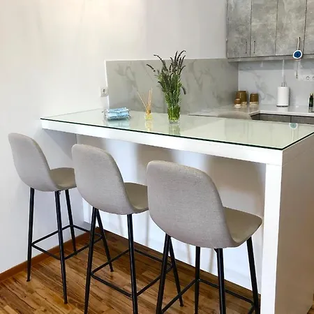 New Delux With Wooden Floor Διαμέρισμα *